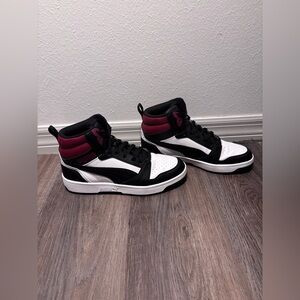 Sleek rebound basketball athlesieur puma sneakers